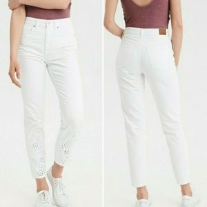 American Eagle White Mom jeans